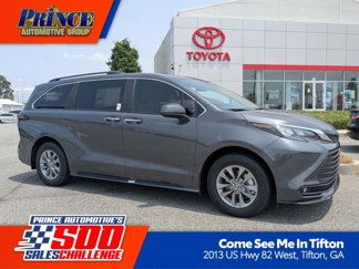 New 2025 Toyota Sienna XLE image 1