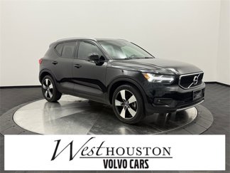 Used 2021 Volvo XC40 T5 Momentum w/ Premium Package image 1