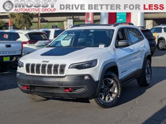Used 2019 Jeep Cherokee Trailhawk w/ Comfort/Convenience Group image 1