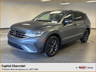 Used 2022 Volkswagen Tiguan SE image 1