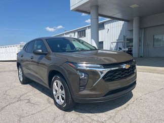Used 2024 Chevrolet Trax LS image 1