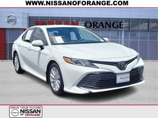 Used 2020 Toyota Camry LE image 1