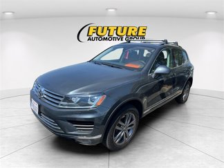 Used 2016 Volkswagen Touareg VR6 image 1