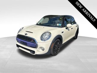 Used 2016 MINI Cooper S image 1
