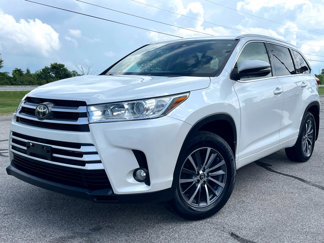 Used 2017 Toyota Highlander XLE image 1