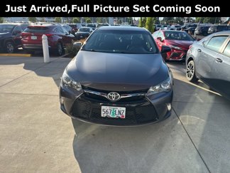 Used 2017 Toyota Camry SE image 1
