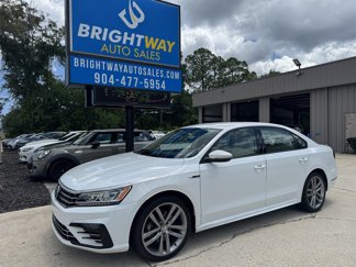 Used 2018 Volkswagen Passat 2.0T R-Line w/ R-Line Lighting Package image 1