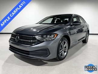Used 2024 Volkswagen Jetta SE image 1