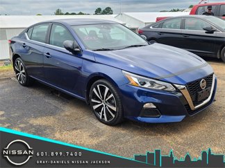 Used 2020 Nissan Altima 2.5 SR w/ Premium Package image 1