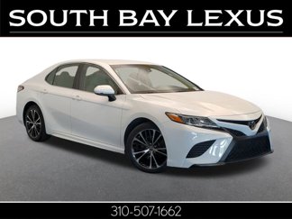 Used 2018 Toyota Camry SE image 1
