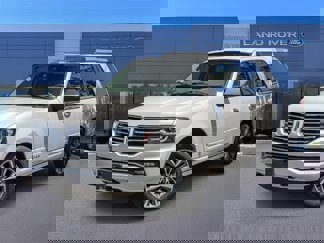Used 2017 Lincoln Navigator Select image 1