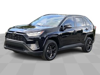 Used 2022 Toyota RAV4 XLE w/ Convenience Package image 1