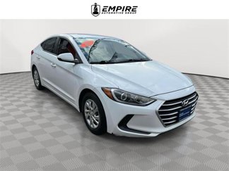 Used 2017 Hyundai Elantra SE image 1