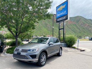 Used 2016 Volkswagen Touareg Sport image 1