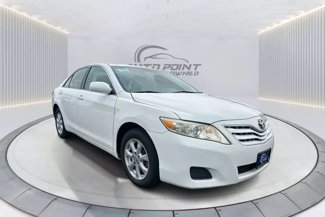 Used 2011 Toyota Camry LE image 1