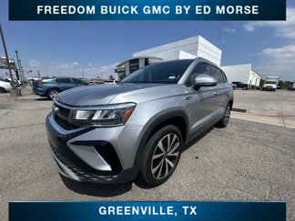 Used 2022 Volkswagen Taos SE image 1