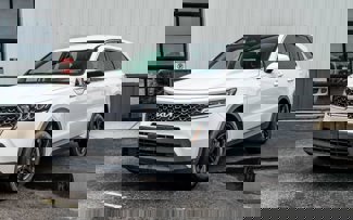 Used 2022 Kia Sorento LX image 1