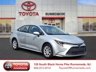 Certified 2022 Toyota Corolla LE image 1