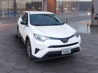 Used 2017 Toyota RAV4 LE image 1