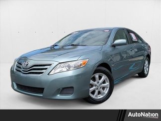 Used 2011 Toyota Camry LE image 1