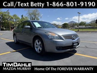 Used 2009 Nissan Altima 3.5 SE image 1