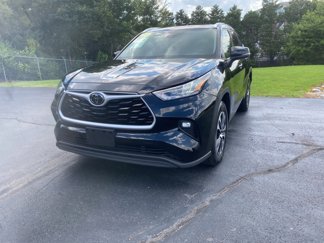 Used 2020 Toyota Highlander XLE image 1