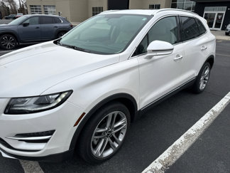 Used 2019 Lincoln MKC Reserve image 1