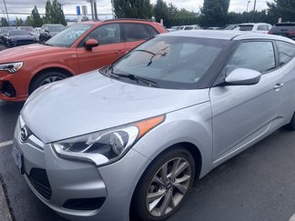 Used 2016 Hyundai Veloster image 1