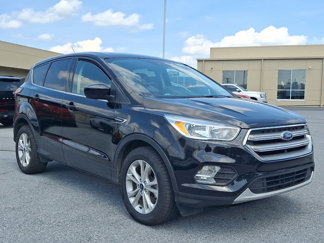 Used 2017 Ford Escape SE w/ SE Cold Weather Package image 1