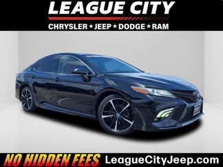 Used 2018 Toyota Camry XSE image 1