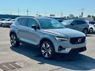 New 2025 Volvo XC40 B5 Plus image 1