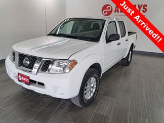 Used 2014 Nissan Frontier SV image 1