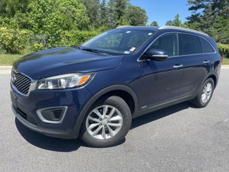 Used 2017 Kia Sorento LX w/ LX Convenience Package image 1