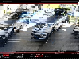 Used 2019 Jeep Cherokee Latitude Plus w/ Trailer Tow Group image 1
