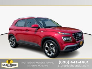 Certified 2022 Hyundai Venue Limited w/ Cargo Package image 1