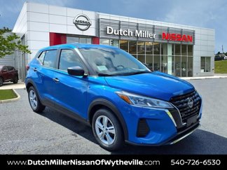 New 2025 Nissan Kicks Play S image 1