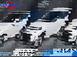 Used 2023 Kia Soul LX image 1