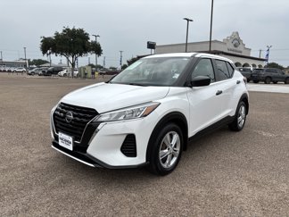 Used 2021 Nissan Kicks S image 1
