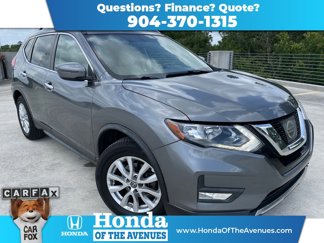 Used 2017 Nissan Rogue SV image 1