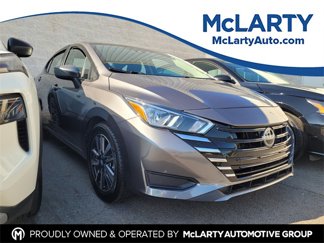 Used 2023 Nissan Versa SV image 1