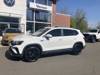 Certified 2023 Volkswagen Taos SE w/ Black Wheel Package image 1