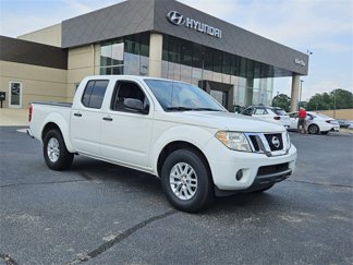 Used 2019 Nissan Frontier SV image 1