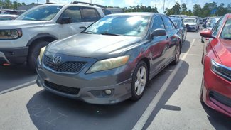 Used 2011 Toyota Camry XLE image 1