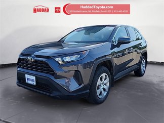 Used 2022 Toyota RAV4 LE image 1