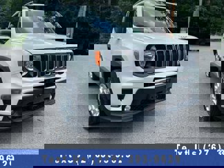 Used 2022 Jeep Renegade Latitude image 1