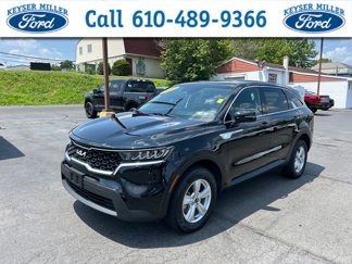 Used 2022 Kia Sorento LX image 1