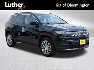 Used 2022 Jeep Compass Latitude image 1
