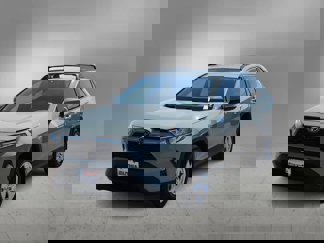 Used 2020 Toyota RAV4 XLE video 1