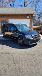 Used 2017 Dodge Grand Caravan GT image 1