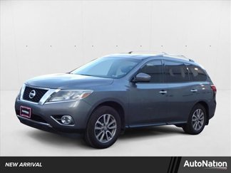 Used 2015 Nissan Pathfinder SV w/ Trailer Tow Package image 1